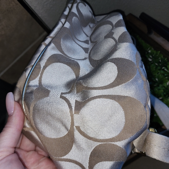 EUC Coach Signature Poppy Applique Backpack Rare Limited Edition F17939 - Picture 12 of 13